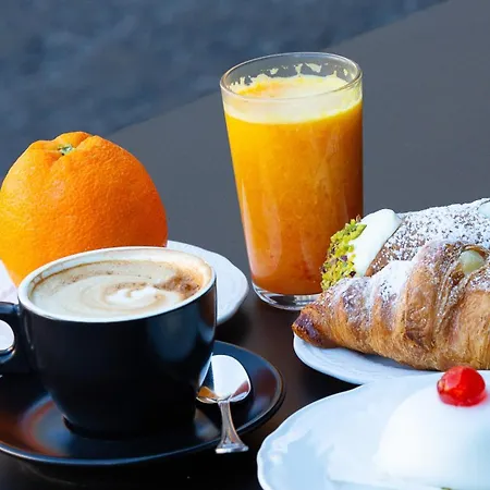 Duomo Luxury بيت ضيافة *